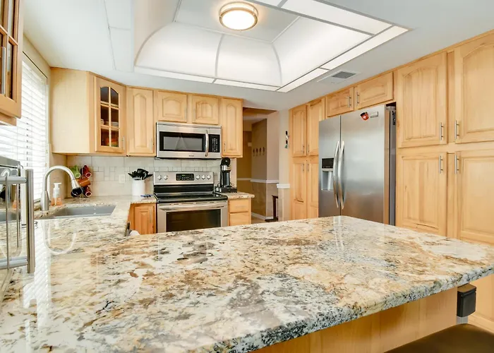 Pool Access & Mtn-view Balcony: Gem Fountain Hills