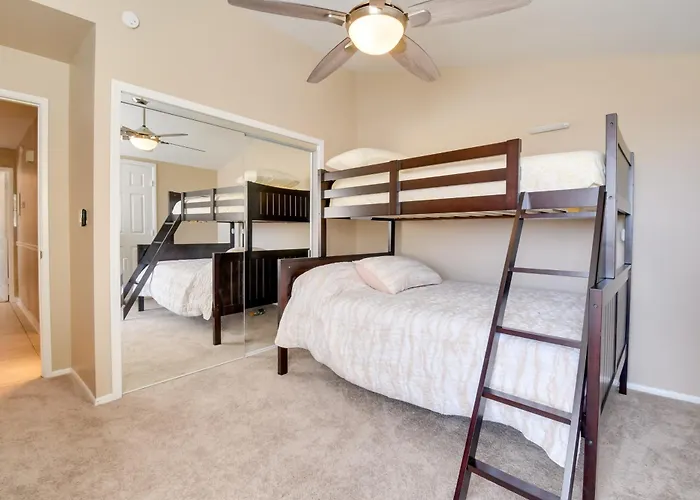 Pool Access & Mtn-view Balcony: Gem Holiday home Fountain Hills