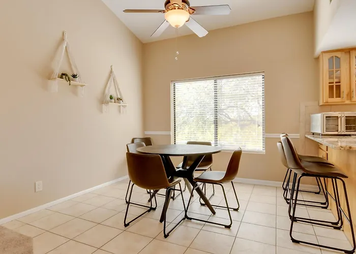 Holiday home Pool Access & Mtn-view Balcony: Gem Fountain Hills