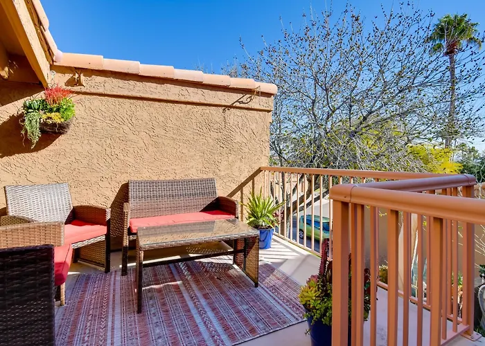 Holiday home Pool Access & Mtn-view Balcony: Gem